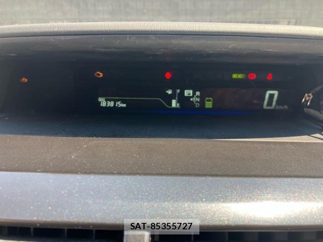 Toyota PRIUS ALPHA 2012-03 7457039-11