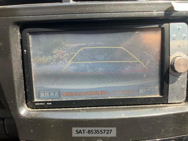 Toyota PRIUS ALPHA 2012-03 7457039-13