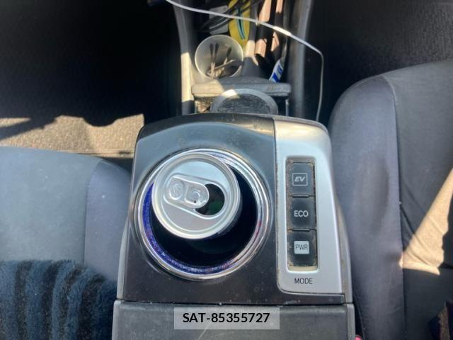 Toyota PRIUS ALPHA 2012-03 7457039-16