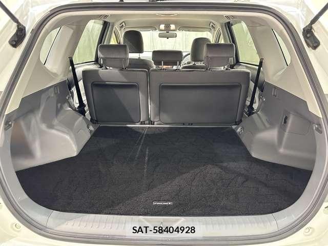 Toyota PRIUS ALPHA 2011-12 7457019-27