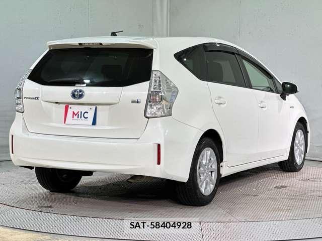 Toyota PRIUS ALPHA 2011-12 7457019-4