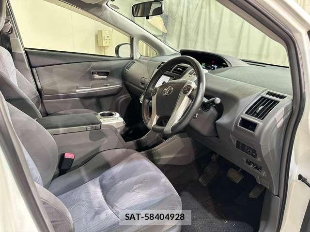 Toyota PRIUS ALPHA 2011-12 7457019-8