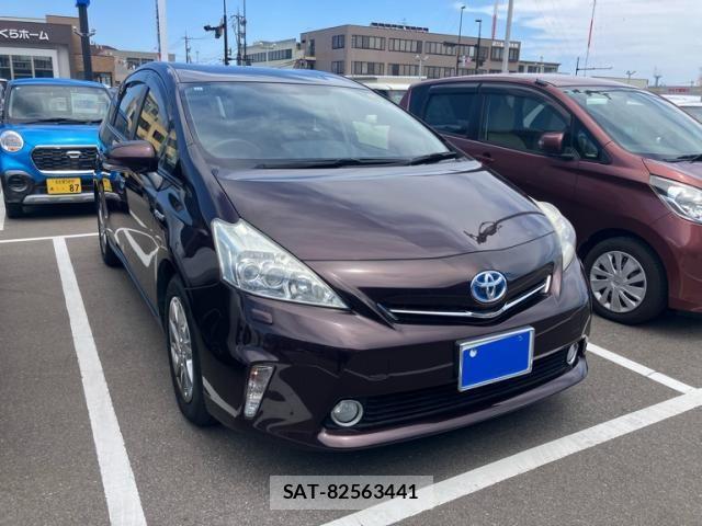 Toyota PRIUS ALPHA 2013-11 7457028-1