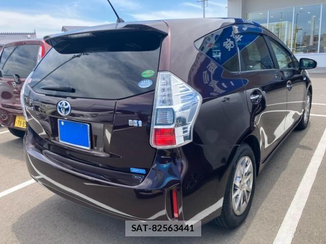 Toyota PRIUS ALPHA 2013-11 7457028-3