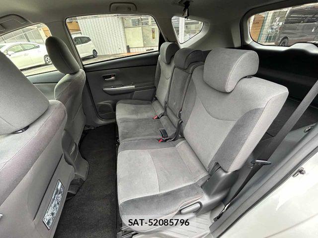 Toyota PRIUS ALPHA 2011-12 7457027-19
