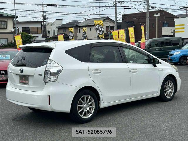 Toyota PRIUS ALPHA 2011-12 7457027-24