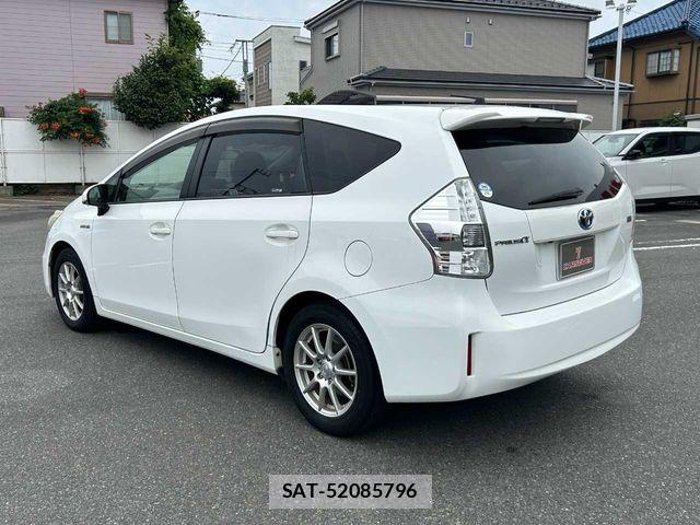 Toyota PRIUS ALPHA 2011-12 7457027-26