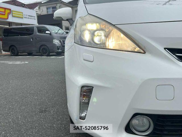 Toyota PRIUS ALPHA 2011-12 7457027-28