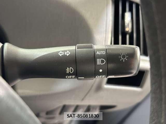Toyota PRIUS ALPHA 2013-07 7457020-11