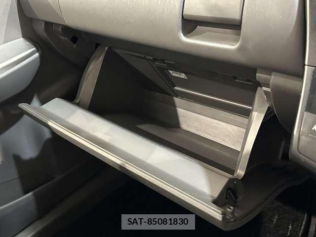 Toyota PRIUS ALPHA 2013-07 7457020-26