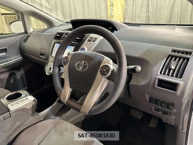 Toyota PRIUS ALPHA 2013-07 7457020-8
