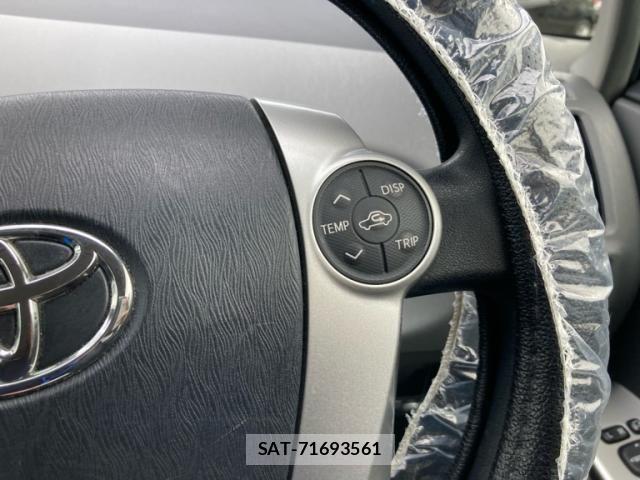 Toyota PRIUS ALPHA 2013-11 7457037-16