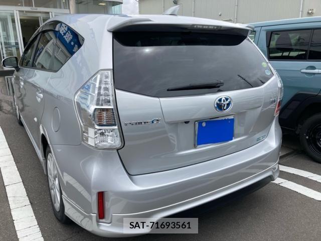 Toyota PRIUS ALPHA 2013-11 7457037-3