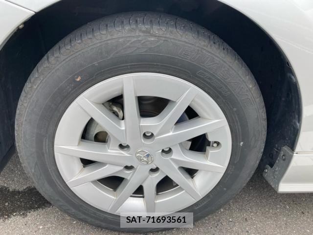 Toyota PRIUS ALPHA 2013-11 7457037-5