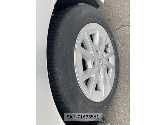Toyota PRIUS ALPHA 2013-11 7457037-6