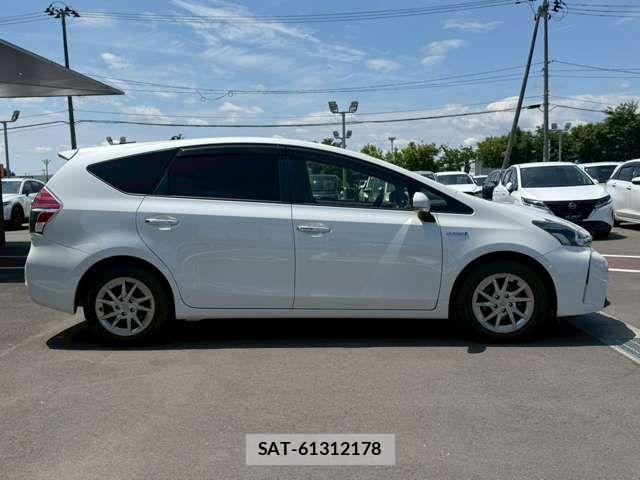 Toyota PRIUS ALPHA 2018-06 7509752-17