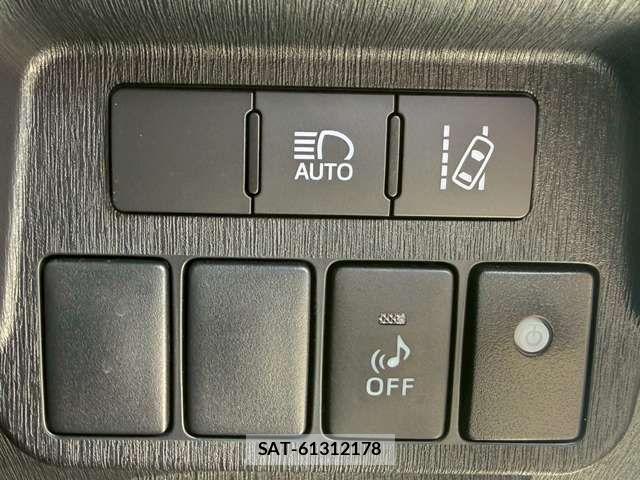 Toyota PRIUS ALPHA 2018-06 7509752-1