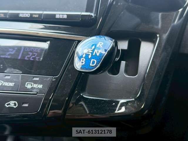 Toyota PRIUS ALPHA 2018-06 7509752-5