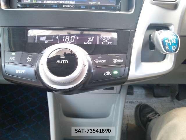 Toyota PRIUS ALPHA 2013-02 7502381-12