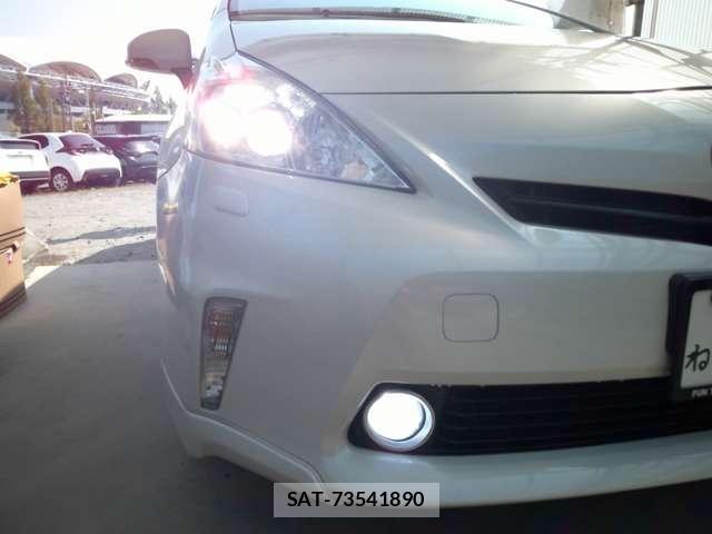 Toyota PRIUS ALPHA 2013-02 7502381-2