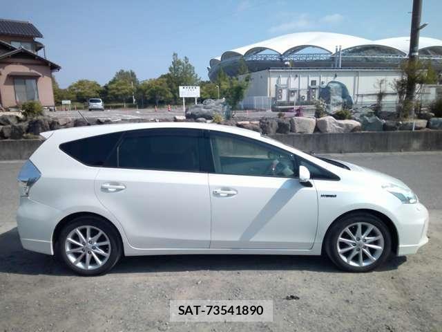 Toyota PRIUS ALPHA 2013-02 7502381-5