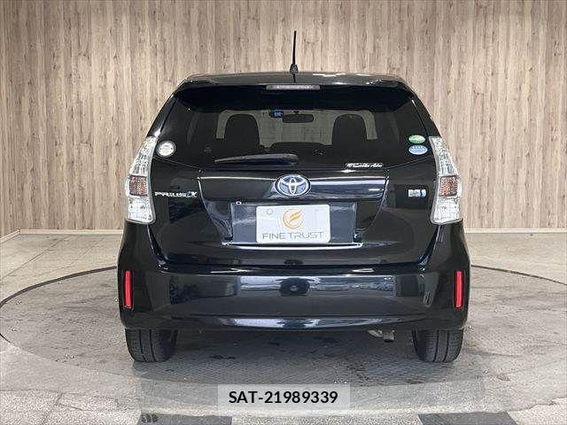 Toyota PRIUS ALPHA 2014-12 7502379-19