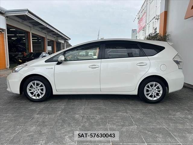 Toyota PRIUS ALPHA 2013-02 7502378-11