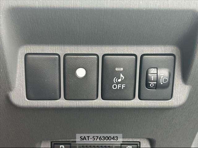 Toyota PRIUS ALPHA 2013-02 7502378-29