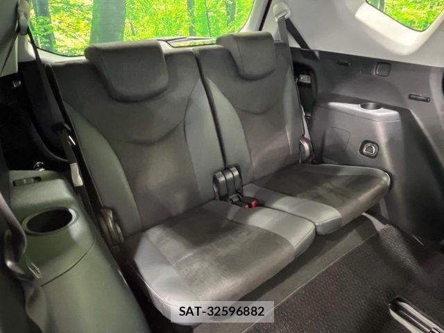 Toyota PRIUS ALPHA 2020-02 7502369-9