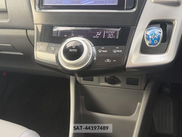Toyota PRIUS ALPHA 2013-07 7509754-16