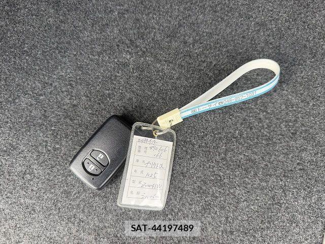 Toyota PRIUS ALPHA 2013-07 7509754-19