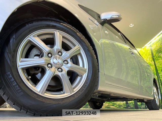 Toyota PRIUS ALPHA 2011-08 7502384-12