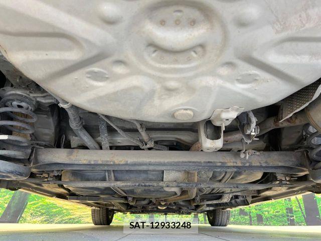 Toyota PRIUS ALPHA 2011-08 7502384-18