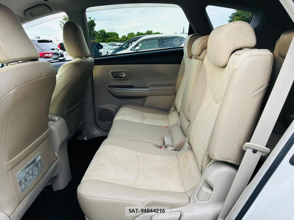 Toyota PRIUS ALPHA 2015-03 7491201-9