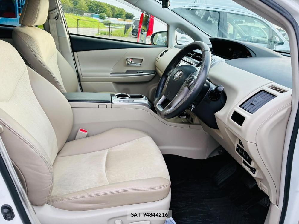 Toyota PRIUS ALPHA 2015-03 7491201-11