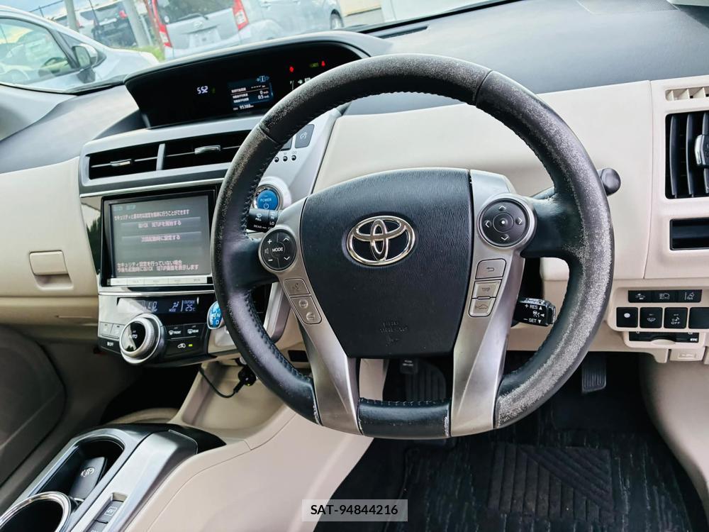 Toyota PRIUS ALPHA 2015-03 7491201-14
