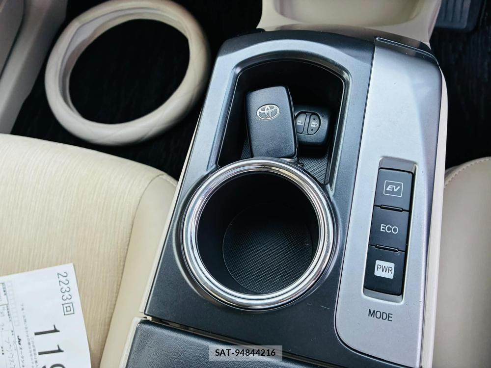 Toyota PRIUS ALPHA 2015-03 7491201-19