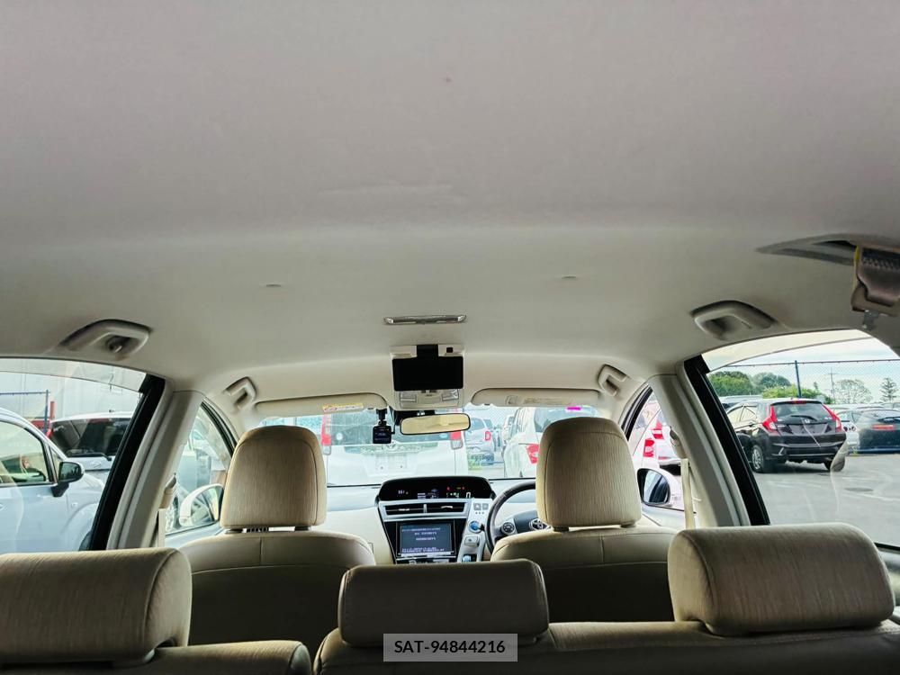 Toyota PRIUS ALPHA 2015-03 7491201-24