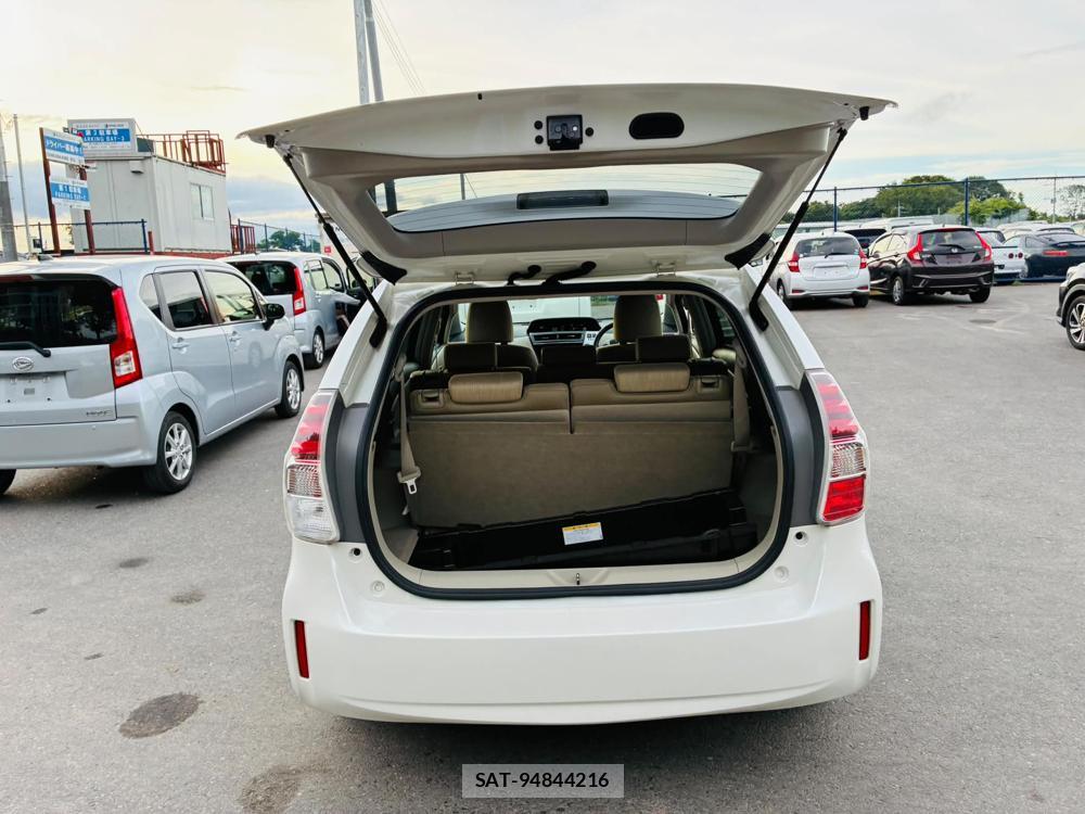Toyota PRIUS ALPHA 2015-03 7491201-26