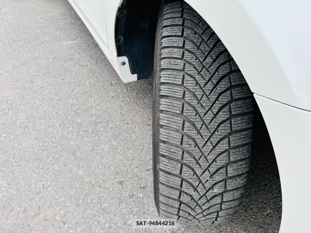 Toyota PRIUS ALPHA 2015-03 7491201-32
