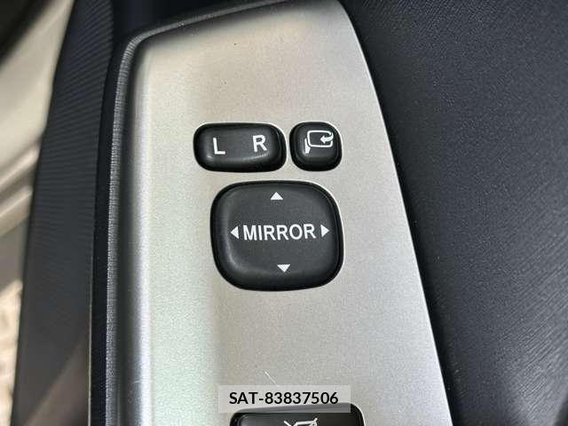 Toyota PRIUS ALPHA 2016-02 7502372-16