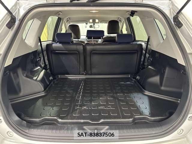 Toyota PRIUS ALPHA 2016-02 7502372-28
