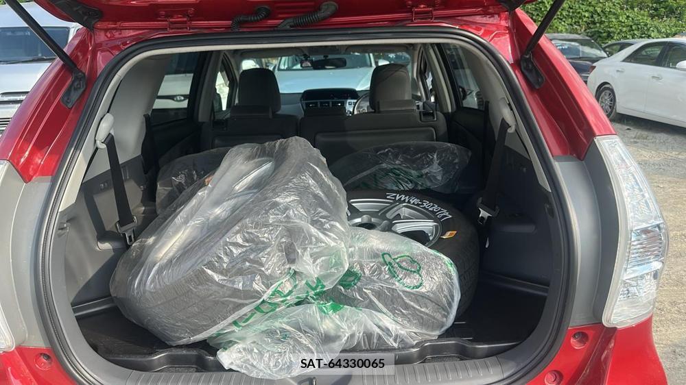 Toyota PRIUS ALPHA 2012 7282476-24