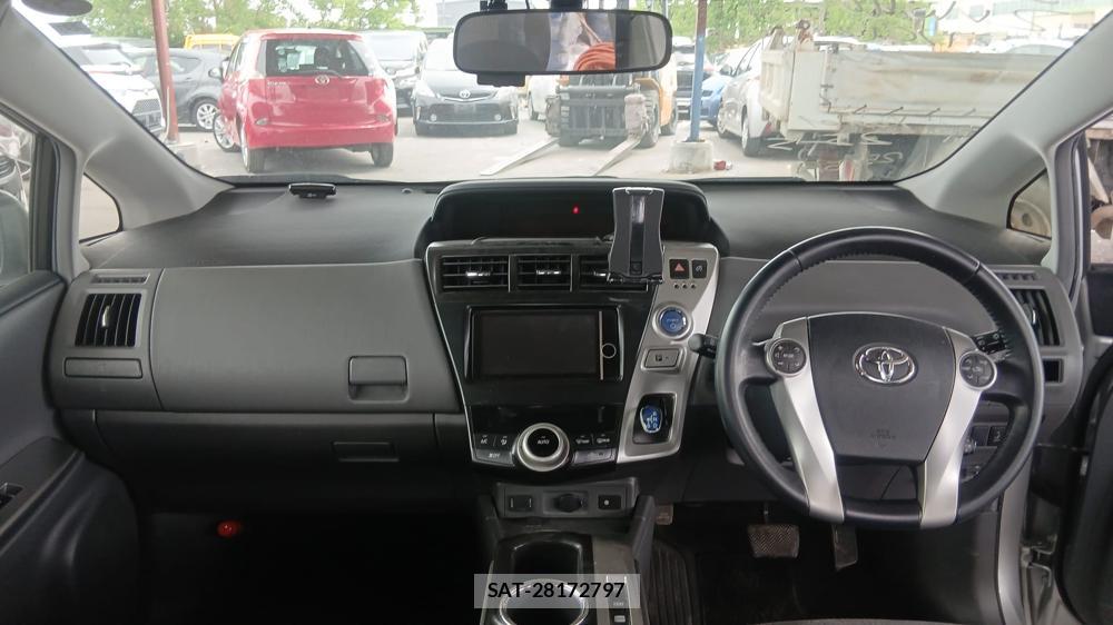 Toyota PRIUS ALPHA 2012 6844769-12