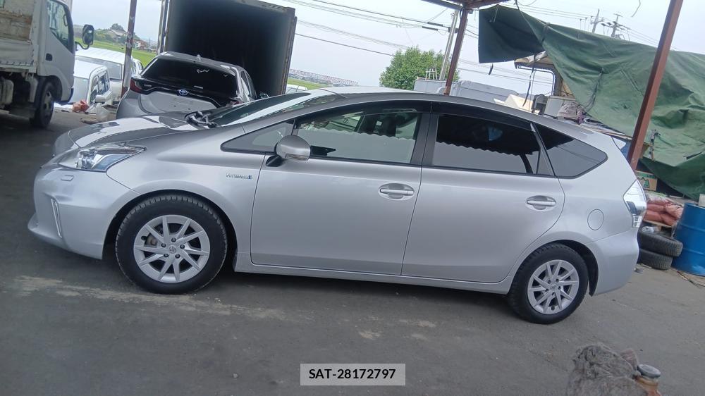 Toyota PRIUS ALPHA 2012 6844769-1