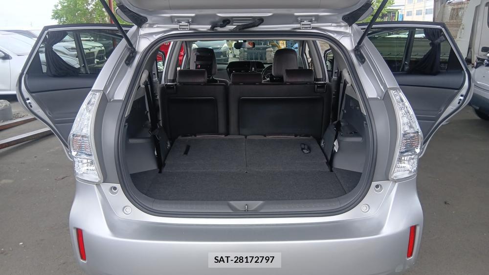 Toyota PRIUS ALPHA 2012 6844769-22