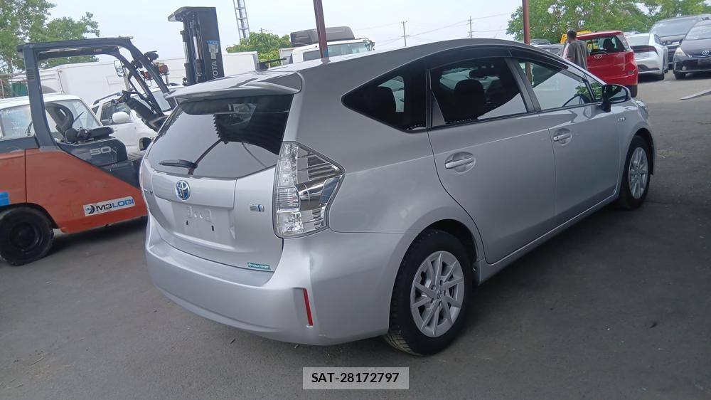 Toyota PRIUS ALPHA 2012 6844769-4