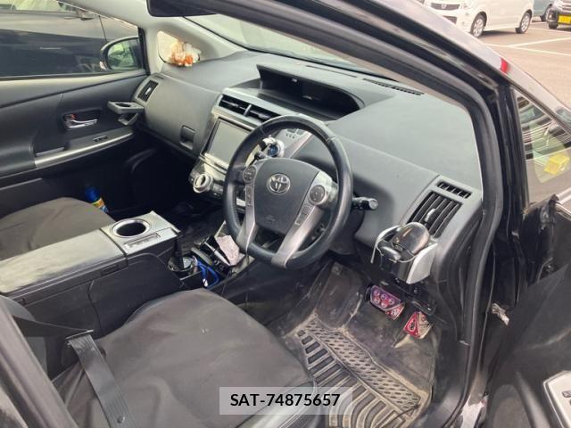 Toyota PRIUS ALPHA 2015-02 7562677-11
