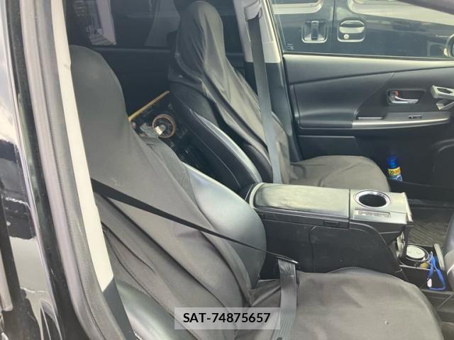 Toyota PRIUS ALPHA 2015-02 7562677-12
