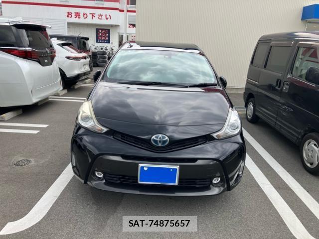 Toyota PRIUS ALPHA 2015-02 7562677-1